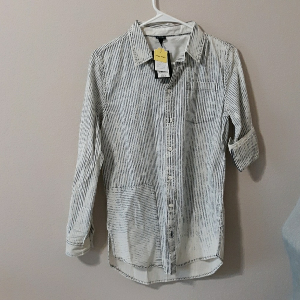 Art Class long sleeve button up top sz Large